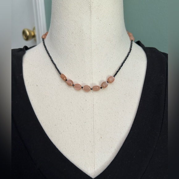 Short, black necklace with beading - Picture 2 of 3